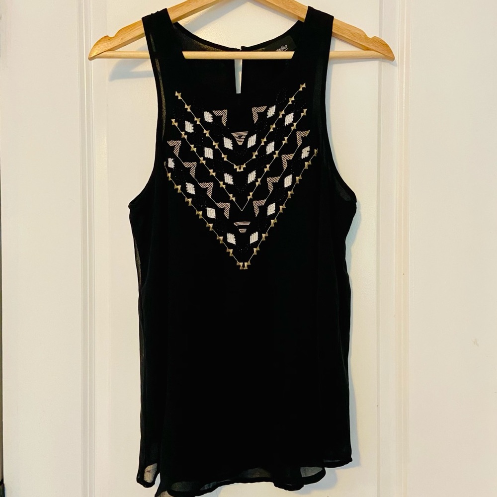 🎉5 for $25 Sheer embroidered sleeveless blouse